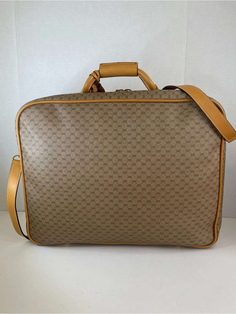 Gucci GG Supreme suitcase